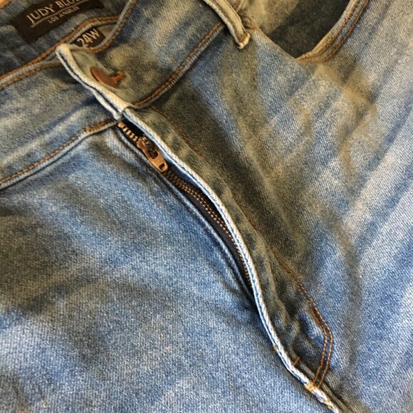 NWOT Judy Blue Distressed High Waist Blue Jeans - Picture 10 of 16